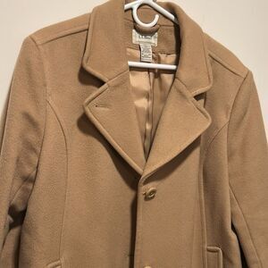 Tan Lambs wool Coat with Wide Lapels and Mid-Thigh Length
